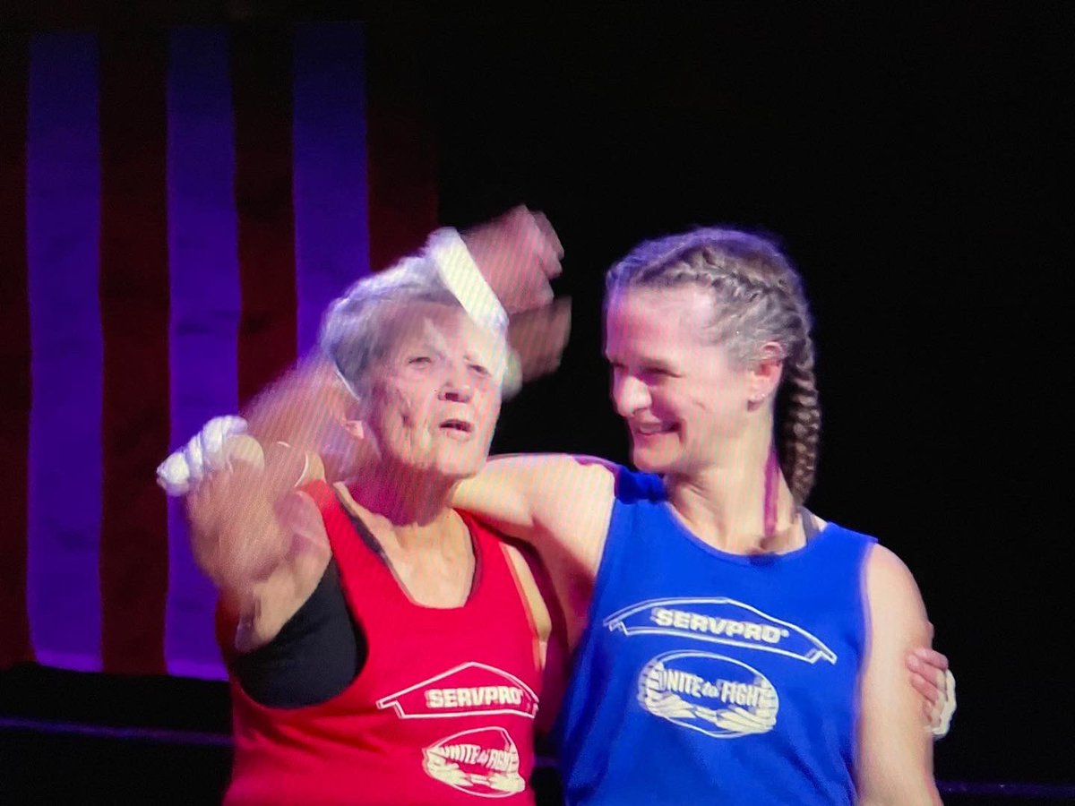 sophiakb_writes's tweet photo. We did it! And I am beyond impressed with my opponent Maggie, boxing in the ring for the first time at 90 years.
Well done everyone from @thecornerboxing!! Incredible night.
#unitetofight #thecornerboxingclub #boxingforcharity #amboxing #fightnight https://t.co/EcNkNQjMTs