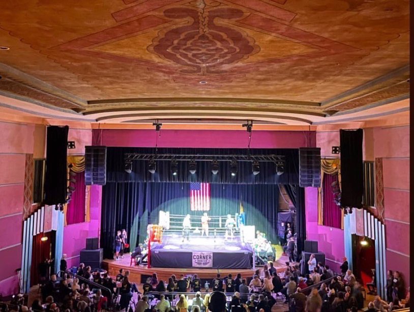 sophiakb_writes's tweet photo. We did it! And I am beyond impressed with my opponent Maggie, boxing in the ring for the first time at 90 years.
Well done everyone from @thecornerboxing!! Incredible night.
#unitetofight #thecornerboxingclub #boxingforcharity #amboxing #fightnight https://t.co/EcNkNQjMTs