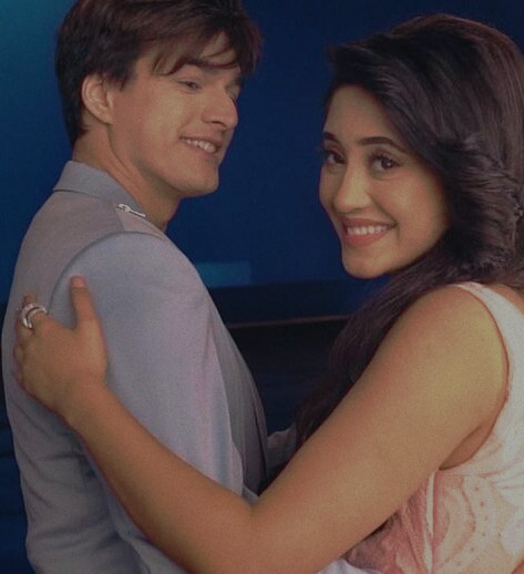 SimranS51082908's tweet photo. His success 🙌, Her prayers 🤲
His priority, Her comfort
His sleepy voice 😴, Her morning face
His deep eyes 👀, Her long hair
His hugs 🫂, Her addiction
#shivin #shivinforever #MrandMrsKhan #MrsSMK ♥️🧿 https://t.co/iRYaZzDlpG