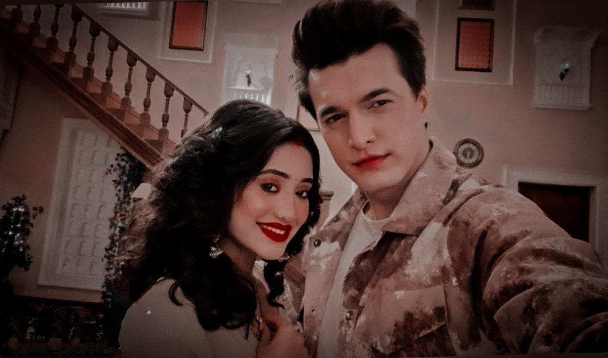 SimranS51082908's tweet photo. His success 🙌, Her prayers 🤲
His priority, Her comfort
His sleepy voice 😴, Her morning face
His deep eyes 👀, Her long hair
His hugs 🫂, Her addiction
#shivin #shivinforever #MrandMrsKhan #MrsSMK ♥️🧿 https://t.co/iRYaZzDlpG