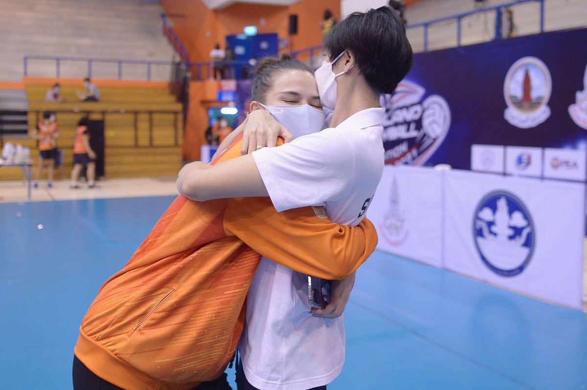 AommieeAom's tweet photo. ชื่นใจพี่เสือเค้าแหละะะะ ก็หอมหัวไปเลยสิคะ 😝😍 #หน่องน่า https://t.co/mA0scv0tVP