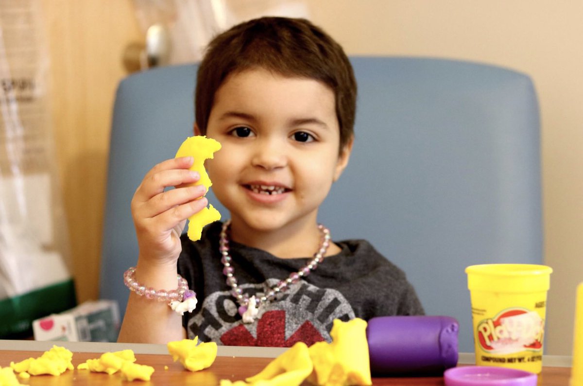 encourage_kids's tweet image. #sendbacksunday to jewelry making and Play Doh creating 🧡🥰

Being sick can be traumatic and frightening to both kids and their families. While the medical professionals work hard to save lives, enCourage Kids provides a different kind of healing touch to hospitalized children.