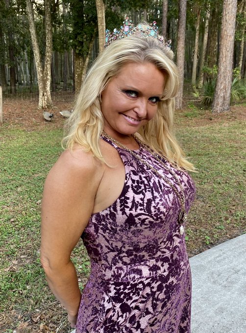 3 pic. Thank you for the love everyone 💕 some new and an oldie as well 😎 https://t.co/rnCOuMRBER