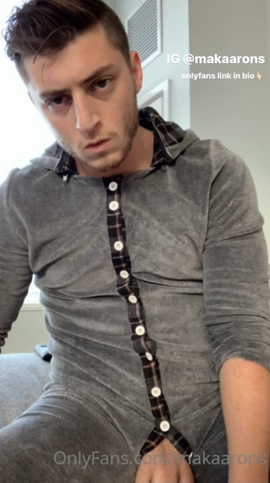 25 n&rsquo; thrivin&rsquo; https://t.co/4fFDci4JhY<a href="/tag/tgif"class="tags"><span>#tgif</span></a>