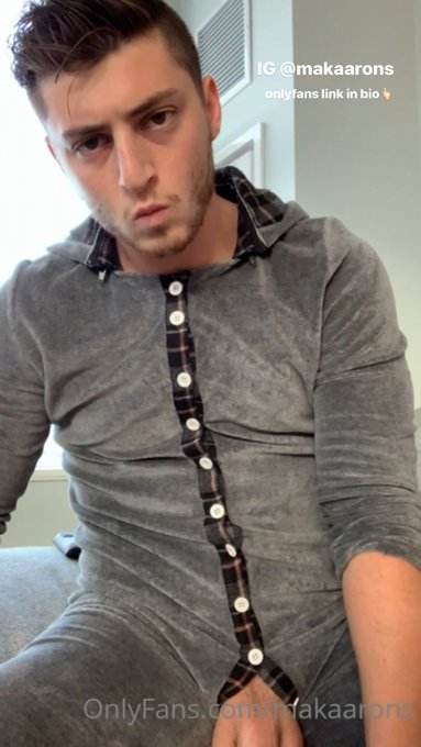 25 n&rsquo; thrivin&rsquo; https://t.co/4fFDci4JhY<a href="/tag/tgif"class="tags"><span>#tgif</span></a>