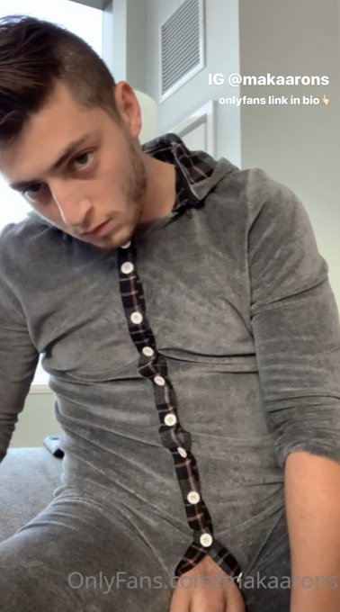 25 n&rsquo; thrivin&rsquo; https://t.co/4fFDci4JhY<a href="/tag/tgif"class="tags"><span>#tgif</span></a>