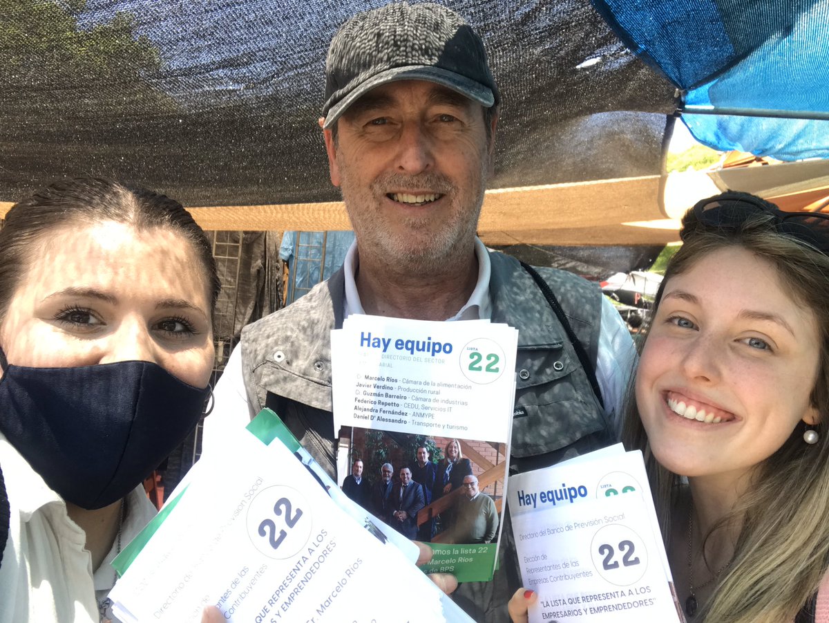 Con @beluriosss #pili_barreiro contactamos emprendedores de la Feria del Parque Rodó y Villa Biarrtiz presentando la Lista @eleccionesbps22 <a href="/camindus/">Cámara de Industrias del Uruguay</a> <a href="/MarceloRiosCr/">Cr. Marcelo Ríos</a>