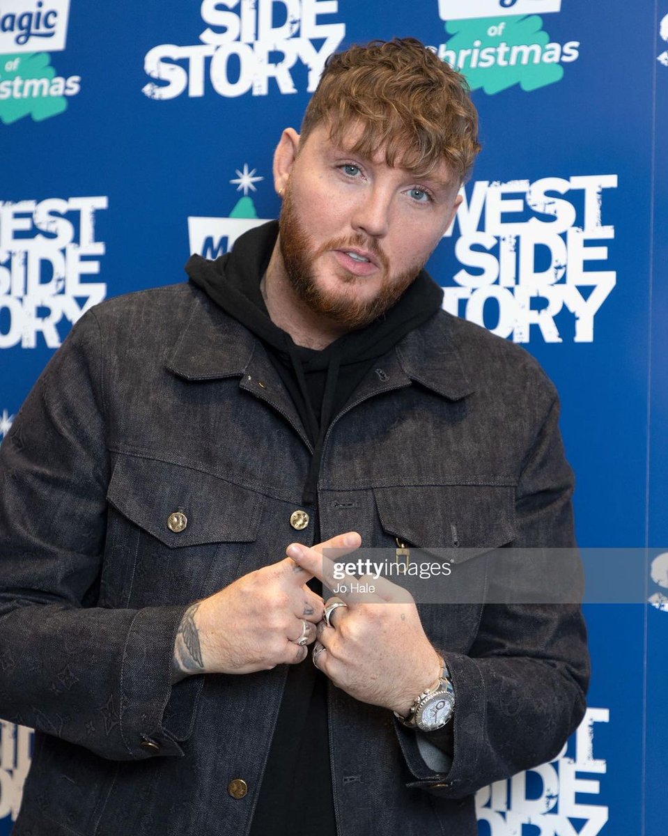 📸 <a href="/JamesArthur23/">James Arthur</a> at <a href="/magicfm/">Magic Radio</a>'s #MagicofChristmas in London tonight 🎄