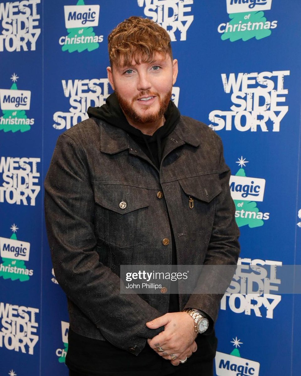 📸 <a href="/JamesArthur23/">James Arthur</a> at <a href="/magicfm/">Magic Radio</a>'s #MagicofChristmas in London tonight 🎄