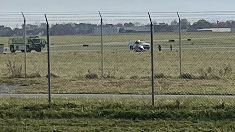 Helicopter crash closes runway at airport - Newsworldpress @ https://t.co/lY9TnxS9ud https://t.co/fUbqa0uGff