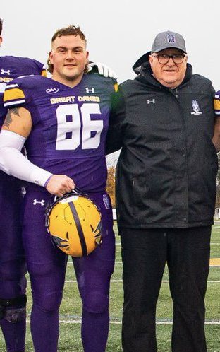 LWesneskiJr's tweet photo. 6 yrs ago these 2 guys @UalbanyFootball @CoachGGattuso @CoachByham took a chance on @LJ_Wesneski and offered him a scholarship to play football here. Yesterday was his final college game. The 2 of u meant a lot to him and helped him become the man he is today. Thank you. 💜💛 https://t.co/jOYP3ncOju