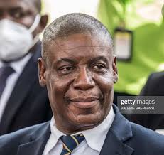 Cequinevapasenh's tweet photo. @Radio_Metronome Que peut-on espérer d'un pays qui est dirigé par un PM @DrArielHenry soupçonné du meutre du président @moisejovenel , d'un ministre de la justice, @LisztQuitel accusé de kidnapping et le principal supporter du gvt, @SenateurCassyNe kidnappeur et meurtrier lui aussi ? #Haiti. https://t.co/zNgWt0NsUM