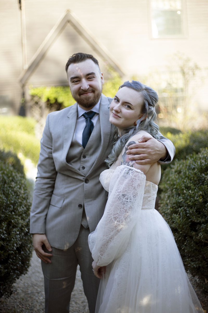 eyesopenlikeme's tweet photo. 2015 • 2021

here’s our first photo together the day we started our love story and the day it truly began. 

from junior prom to our wedding day.

our love is so rare, i’m blessed to have you in this life. 

we let our love grow for this. 

i love you always. 

🤍 https://t.co/AwyOhl1jW9