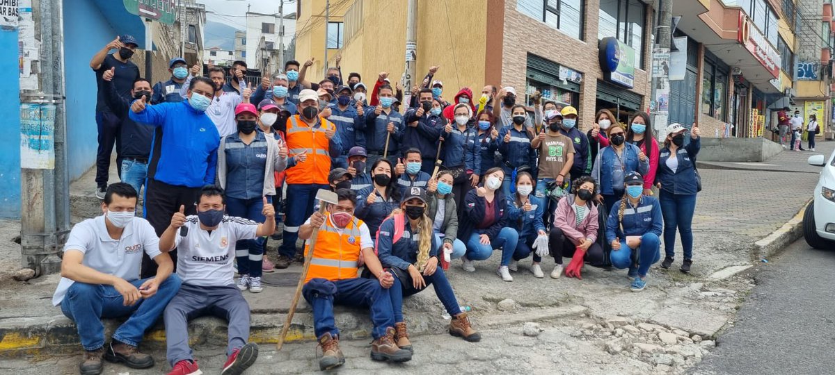 EMGIRSEP's tweet photo. ¡Por Quito, por sus ciudadanos y por los paisajes de la capital! ♻️

Nos unimos con los moradores de La Delicia para limpiar todos los espacios de este sector. 💙💪🏼

#MingaPorLaQuiteñidad https://t.co/3YpKbWLfv1