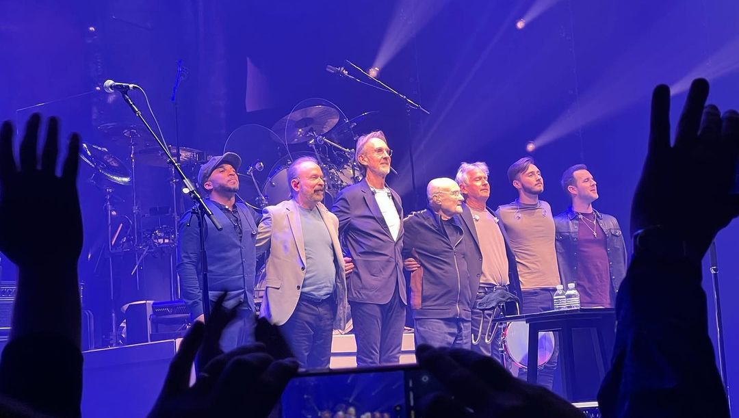 Thank you to all the lovely people of Raleigh &amp; Charlotte for these unforgettable moments!

The #LastDomino Tour is heading to Canada next week 🎸

Pictures by 
instagram.com/erikwct
instagram.com/gemfalsetto