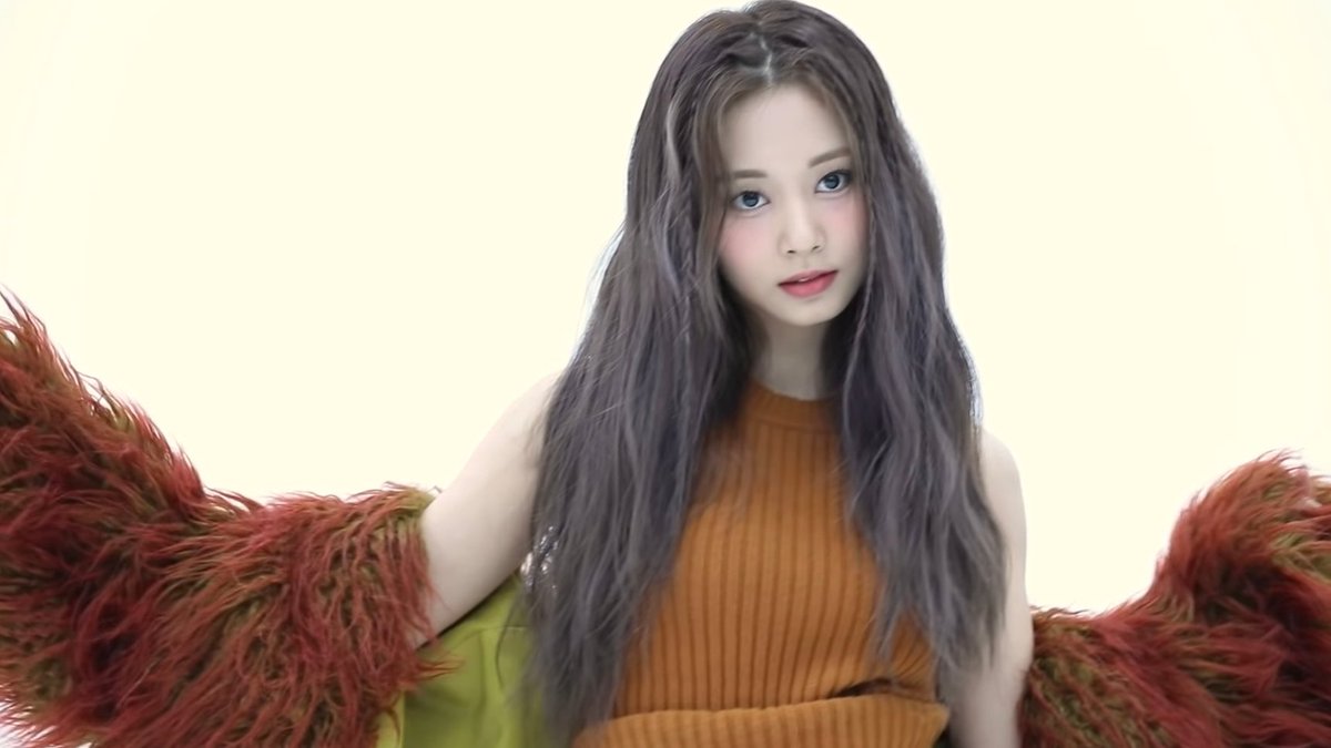 #จื่อวีสวยสร้างเรื่อง ถ้ามีคนทักมาบอกว่าให้อธิบายหัวข้อเรื่องความสวยของจื่อวีนี่เชื่อว่าเดือนเดียวก็อธิบายไม่หมด คนอะไรโคตรสวย