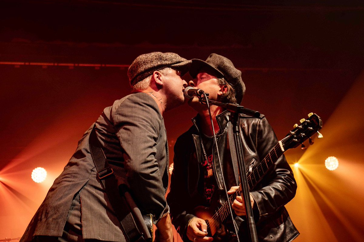 libertines's tweet photo. 𝙰 𝚟𝚎𝚛𝚢 𝚜𝚙𝚎𝚌𝚒𝚊𝚕 𝚗𝚒𝚐𝚑𝚝 𝚒𝚗 𝙼𝚊𝚛𝚐𝚊𝚝𝚎. 𝙶𝚒𝚍𝚍𝚢 𝚞𝚙 𝚡

📷 @cristinamassei https://t.co/lB71bppiKS