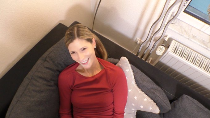 Ich w&uuml;nsche Euch einen sch&ouml;nen Sonntag.  Hier ein Bild aus meinem neuen Film. Ver&ouml;ffentlichungsdatum: ❤️Anfang<a href="/tag/news"class="tags"><span>#news</span></a><a href="/tag/newclip"class="tags"><span>#newclip</span></a><a href="/tag/commingsoon"class="tags"><span>#commingsoon</span></a>