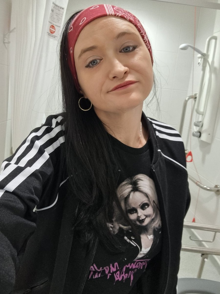 REDEYERITA (CAROL) tweet media