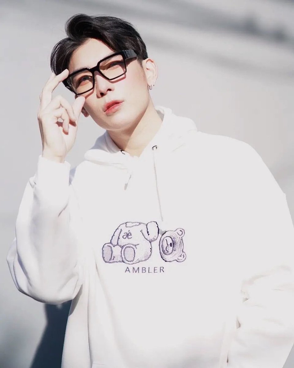 MewlionsSubteam's tweet photo. Hello everyone, we are back! 
I uploaded 9 videos with subtitles on our YouTube channel today, and I hope you will like them.

https://t.co/1L35DblKD1

Mew Suppasit

#SPACEMAN
@MSuppasit
#MewSuppasit https://t.co/uwxYdDSH05