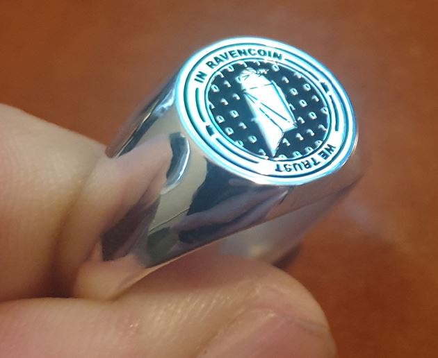 TeamNLNFT's tweet photo. 🔥Our #RVNRING111 auction for the ladies is live!🔥

Free shipping!

Auction @Just_NFTs 
#NFT #RAVENCOIN
👇👇👇👇👇👇👇
https://t.co/vMvY6BmpNL https://t.co/yDNYwwF3XK