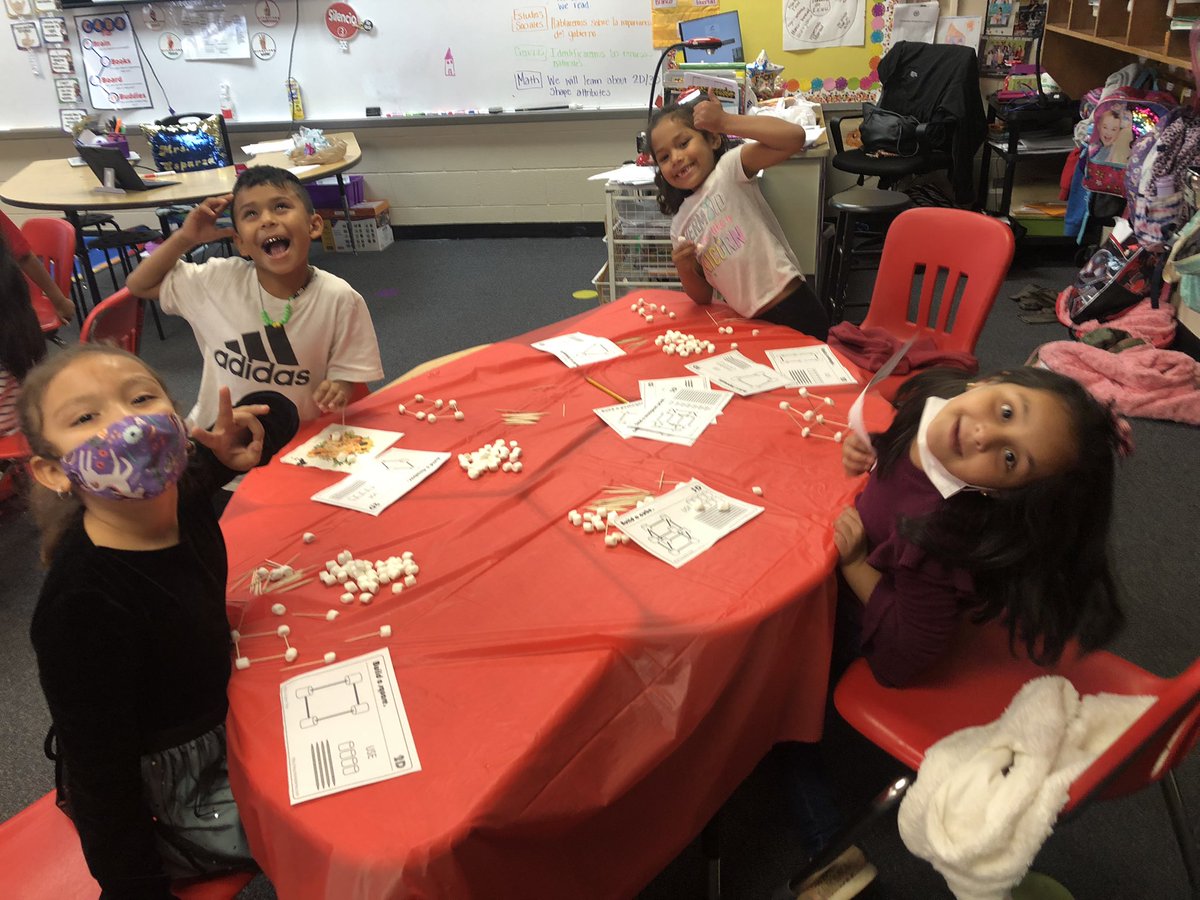 JoannaEsparza7's tweet photo. Building shapes is always fun!! #2ndgraderocks #duallanguage #wiseelementary https://t.co/xB4mWWiNpf