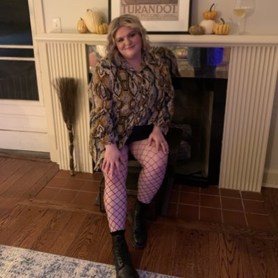 MainsLizabeth's tweet photo. #NewProfilePic #23 https://t.co/enby4wLOmj