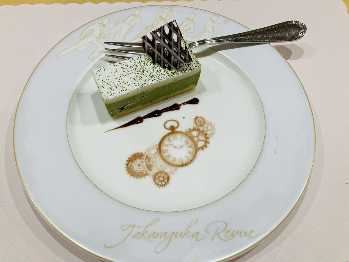 M2ganbaru's tweet photo. 宝塚「元禄バロックロック」を観ました、忠臣蔵の話をファンタジーに仕上げた良い劇で割とガチで感動しました
あとレストランで公演ランチというものを食べました、今回の公演にちなんだものらしく、見た目も味も楽しませてもらいました
 #宝塚歌劇団 https://t.co/ifK02mjQpX