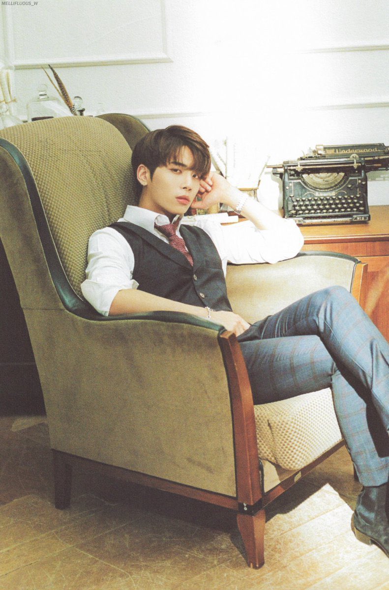 wordsbyjjong's tweet image. (about letting chances slip past vs actively grabbing chances) 

“I tend to think that any how, I should actively grab chances when I&apos;m young. But this depends on the situation. What&apos;s important is being aware of both.”

cr: cosmicsticks