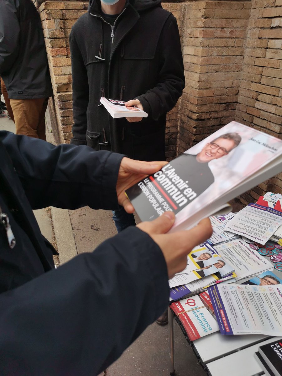 StJuste66438315's tweet photo. 😁Ben les gens un grand merci pour
Vôtre accueil ce matin a Toulouse
👉Pour #MelenchonProgramme
👉A 🕚 Rupture du Stok 😊 https://t.co/2HMC8kTbPA