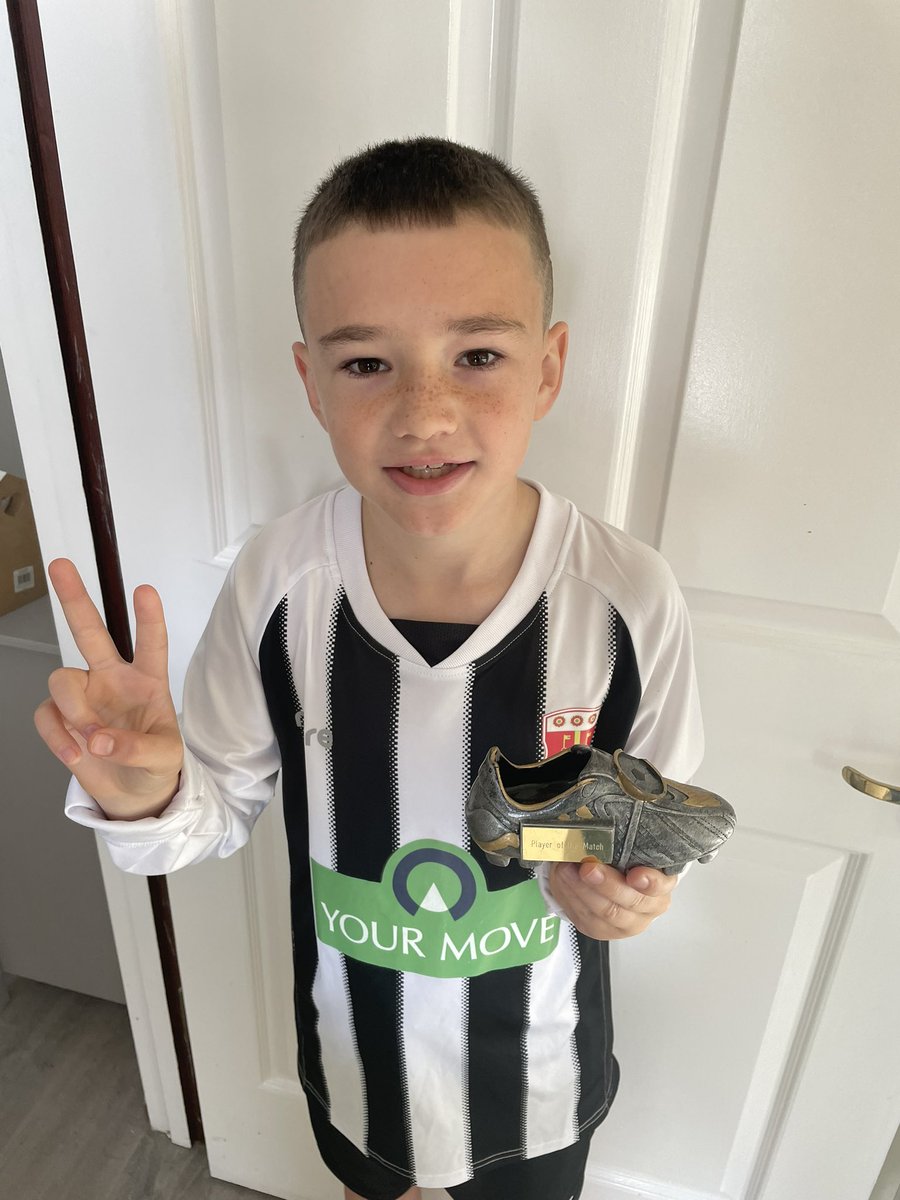 Duffs_7's tweet image. What a weekend of football for the Littlest Duffs - Man of the Match for #Pompey yesterday and same again for #HUFC today scoring two goals! ⚽️⚽️🖤🤍🥇👏👌

#LeftFootWand #DefensiveMasterClass #Baller
