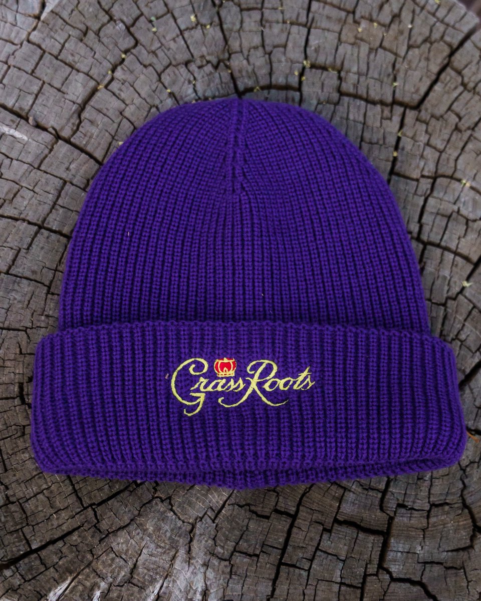 #BlackFriday is coming! 30% off starts Wednesday! 👑🌱

#BlackFridayDeals #BlackFriday2021 #blackfridaysale #CyberMonday #CyberMonday2021 #streetwear #hats #winterfashion #royalehigh #grassroots #WinterIsComing