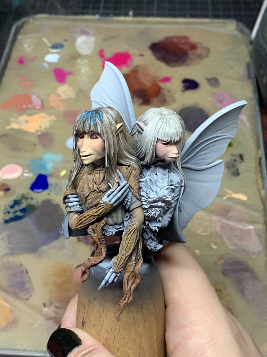 leoghann's tweet photo. Working on this lovely bust of Jen and Kira! From @BrokenToadPaint and #blacksunminiatures it’s really fun. #wip https://t.co/i175iSGBIs