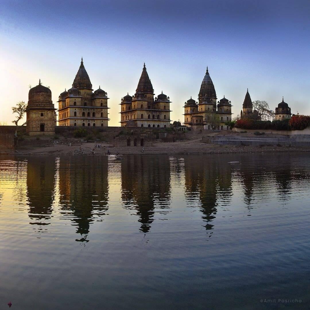 IndiaLostFound's tweet photo. ROYAL CENOTAPHS, ORCHHA, MADHYA PRADESH, 16th-18th CENTURY 
Read full on https://t.co/8FFuYh5UF1

#indiafound #indialostandfound #amitpasricha #panoramist #theculturegully #culturvation #tourism #incredibleindia #travelrealindia #indiaclicks #MPtourism #tigerstateofindia #travel https://t.co/a80m4vO5Tx