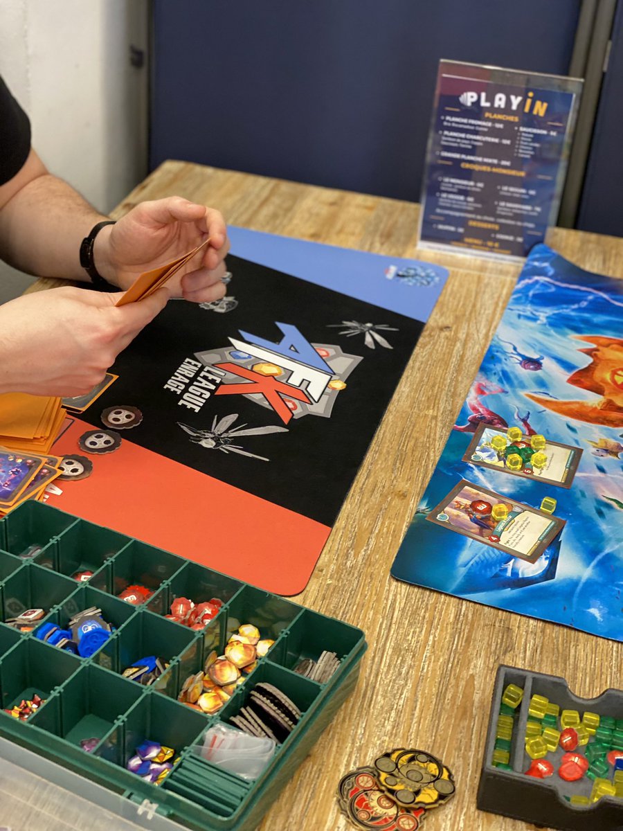 #CDFKeyforge #Keyforge <a href="/Asmodee_fr/">asmodee France</a> <a href="/Playin_by_MB/">Playin</a> <a href="/FFGames/">FantasyFlightGames</a> jour 2