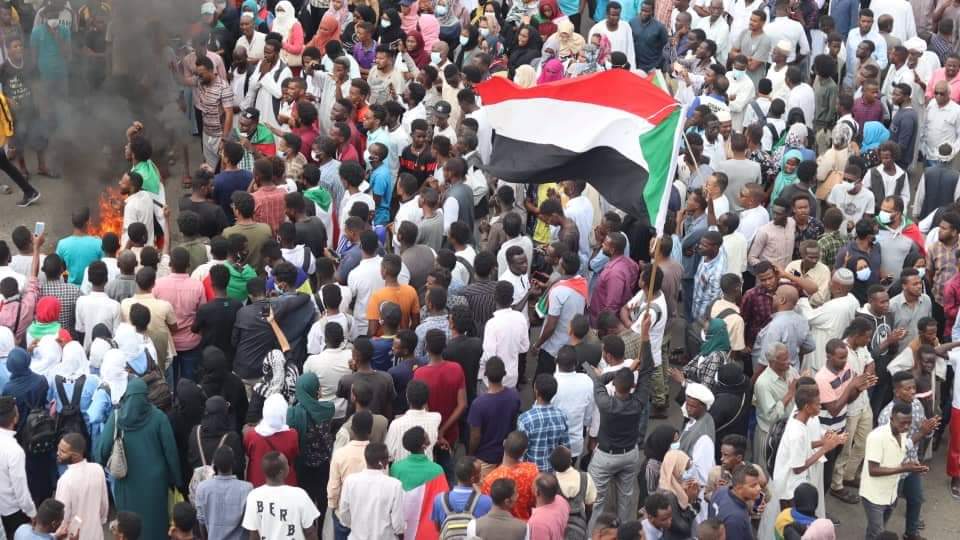 Girifna's tweet photo. بورتسودان الموقف العام
مليونية21 نوفمبر
#لن_تسيروا_وحدكم
#الشعب_اوعى_اقوى_والردة_مستحيلة
#المجد_للشهداء
#لا_لحكم_العسكر
#الردة_مستحيله
#لا_للانقلاب_العسكري
#Sudan_Uprising
#Access_now
#FreedomHouse
#Freedom_house
#Google_Open_Internet_For_Sudan https://t.co/ZnsFiGeMJu