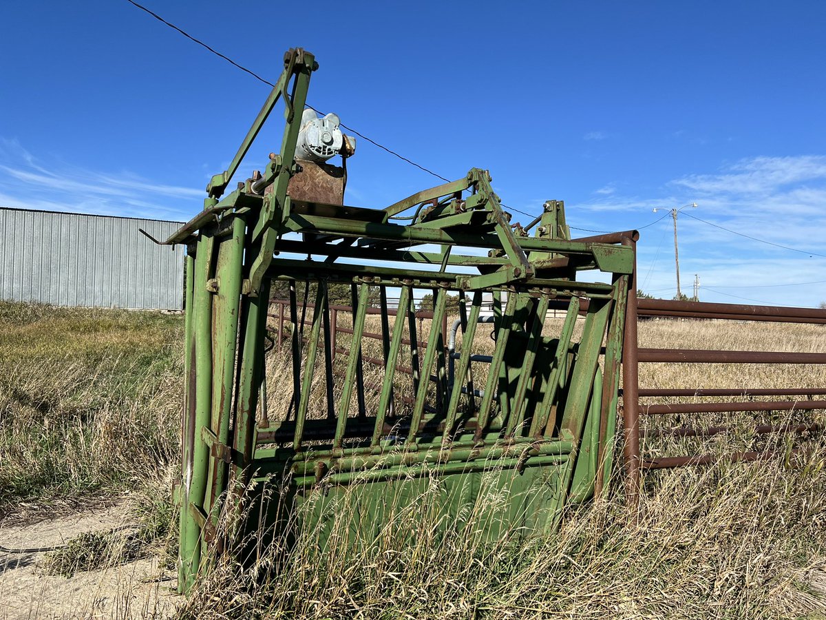PLAuction's tweet photo. Bidding open!  Items located near Chamberlain &amp; Winner, SD! https://t.co/hLchnquuoQ https://t.co/pu8wAK2UEt