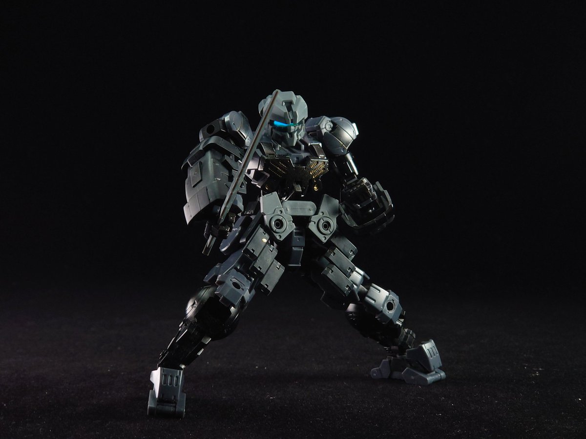 mokeudon39's tweet photo. ポルタノヴァ·アサルト
近、中距離戦闘用ポルタノヴァ。
アオサギさんの機体に影響されて、シンプルな機体を作ろうの気分で組み立てました。変化球無しは無骨でかっこいい。
#30MM https://t.co/DiynPPuF24