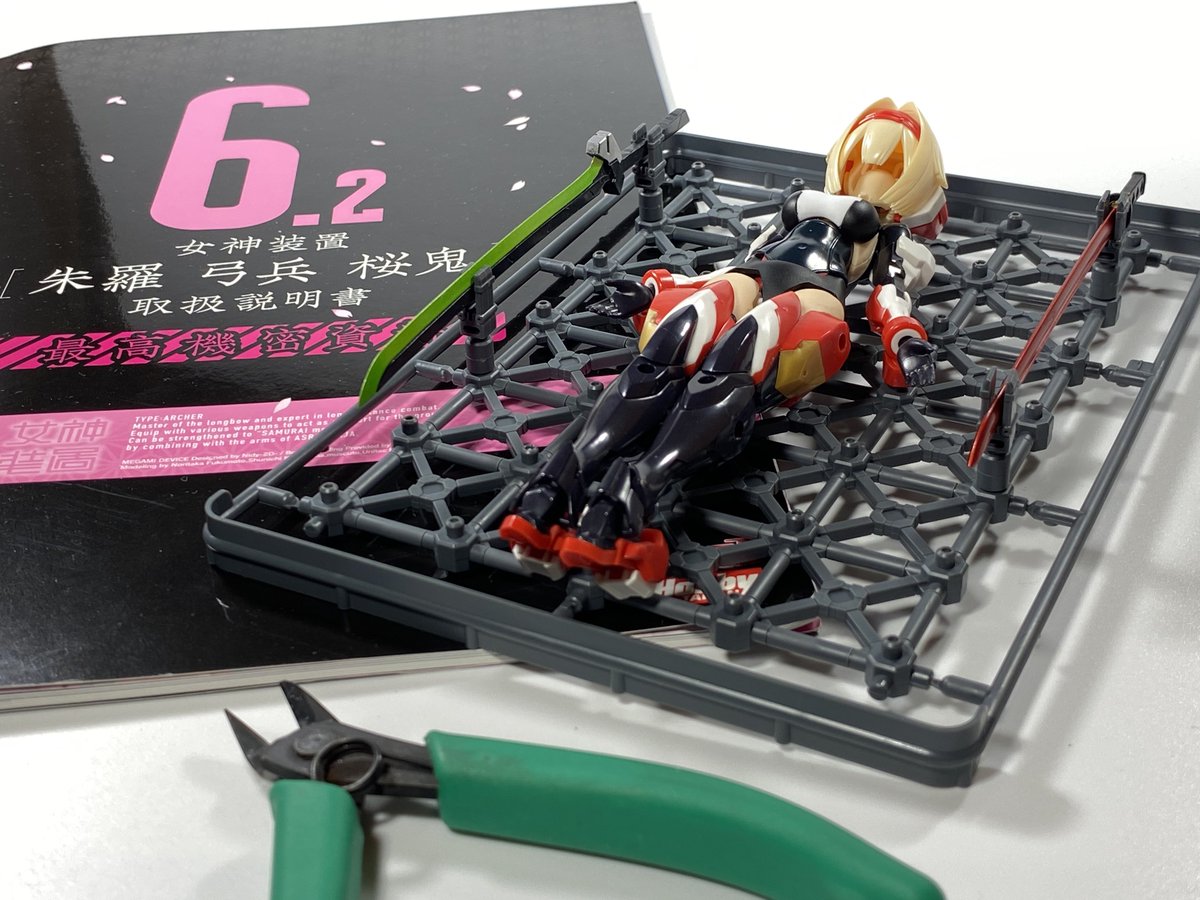 Technica_make's tweet photo. トラスベース、これはランナーから切り離さなくても面白いかも　＃メガミデバイス https://t.co/v07X19kMlr