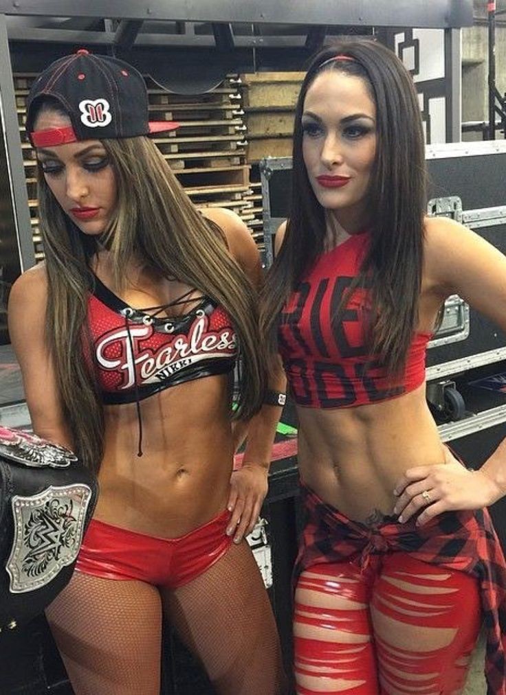 Happy birthday to the bella twins! 