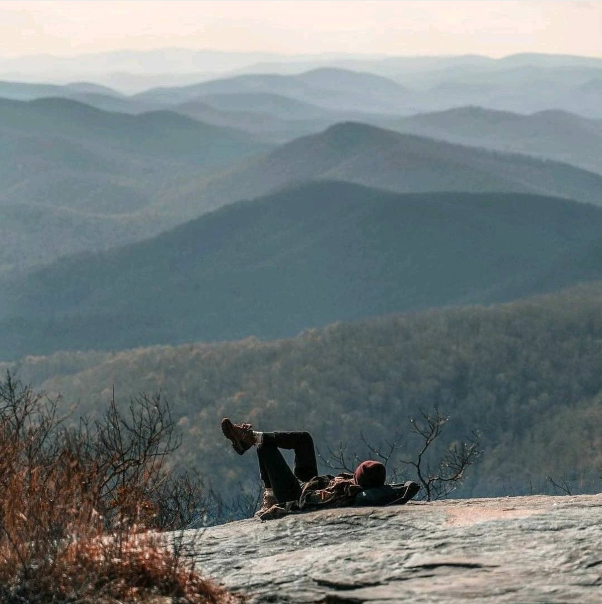 GA_MTN_CABINS's tweet photo. Relax. Rejuvenate. Reflect. Repeat. Happy Sunday morning from Blue Ridge, GA 😊

#sundaymorning #PositiveVibes #blueridgega #winterphotograpy #mountainphotography #vacation #blueridgemountains https://t.co/m1b2eKYOOt