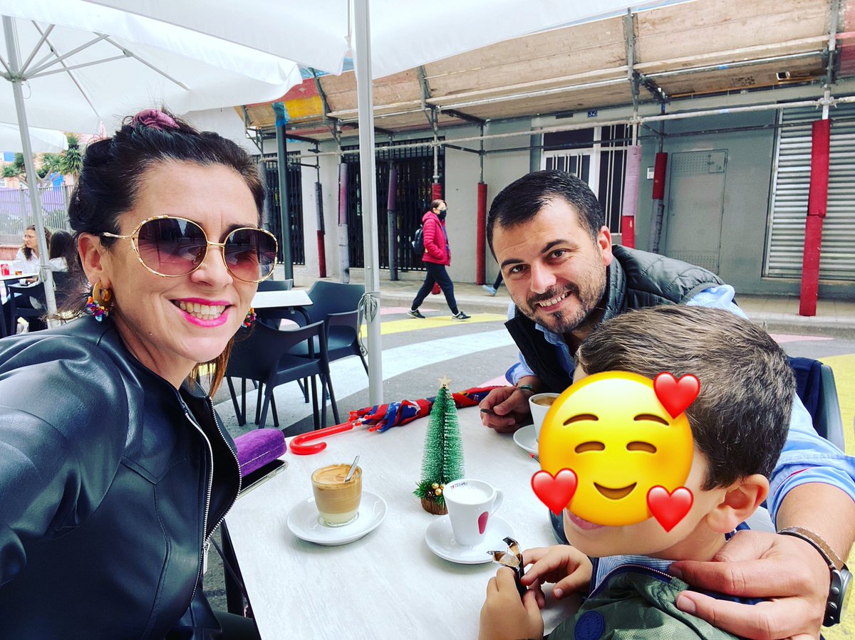 JacobAfonso's tweet photo. Los mejores ratitos son siempre en 
#familia y #laguneando por cierto @VirginiaRegGlez 😘😘😘 https://t.co/k6KOST7bgY