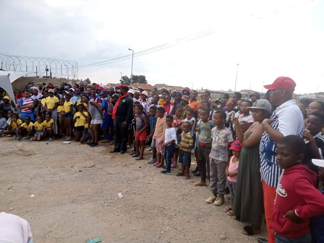 KARL ZIMBIRI BRANCH HOST SECOND ANNUAL COMMUNITY Event IN MEMORY OF THABETHE <a href="/Karl_Zimbiri/">Karl Zimbiri Wizza Military Camp</a>

20th Nov 2021: The PAC Karl Zimbiri branch in Zola, Soweto, continued to be exemplary as they engaged the community when they commemorated and celebrated their departed branch  patron.