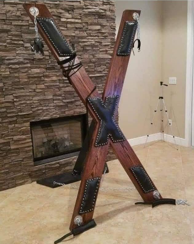 SHEsus__Christ's tweet photo. Church folk: I bet you won’t put a cross on your TL.

Me: https://t.co/uwUUHnG1Jh
