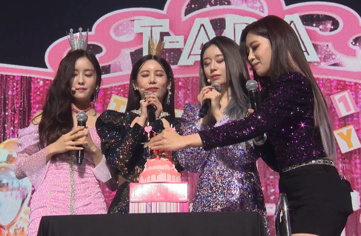 forsoshipink's tweet photo. — 211121 t-ara fan party media thread just bc it's the best day of the year ❤️ https://t.co/yF6v3FRb5E