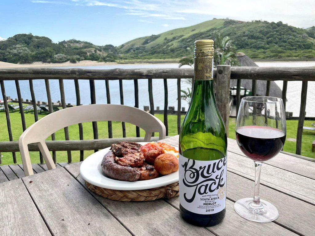 Enkosi <a href="/subirch/">Su Birch</a> ngokundazisa kulo mdiliya ufikelelekayo nokwamnandi wakwa <a href="/brucejackwines/">Bruce Jack Wines</a> *laqa laqa*