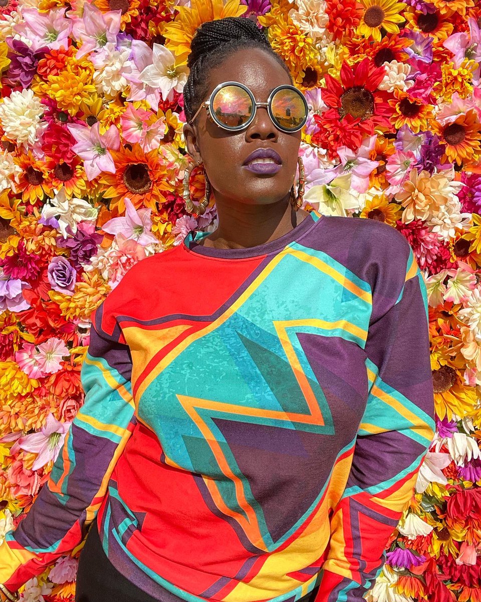 Jaylene_C_Owens's tweet photo. Especially now, I want to receive, and spread joy, because if I get consumed with the nonsense going on in the news, it will leave me in a state of rage. SO...if no one has given you your flowers today, I'm leavin some on your timeline!

Dress: #Ofuure Shirt: #SimiSienna https://t.co/9Zma7MEBl3