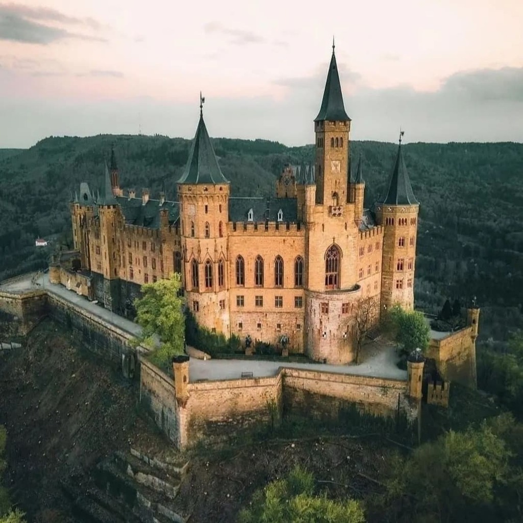 mtmendozahn's tweet photo. #Alemania #Germany 🇩🇪 #Hohenzollern #HohenzollernCastle #MagnificViews #AwesomeViews #AmazingViews #GorgeousViews #ImpressiveViews #LovelyViews #FacinatingViews #BeautifulViews #InstaFollow #InstaPhoto #InstaPhotos #InstaTravel #InstaPics #InstaPicture #InstaPictures #InstaP… https://t.co/e1hsVod7I5