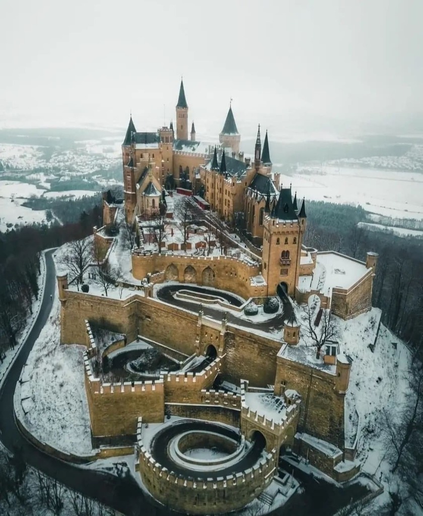 mtmendozahn's tweet photo. #Alemania #Germany 🇩🇪 #Hohenzollern #HohenzollernCastle #MagnificViews #AwesomeViews #AmazingViews #GorgeousViews #ImpressiveViews #LovelyViews #FacinatingViews #BeautifulViews #InstaFollow #InstaPhoto #InstaPhotos #InstaTravel #InstaPics #InstaPicture #InstaPictures #InstaP… https://t.co/y6fKQfC8le