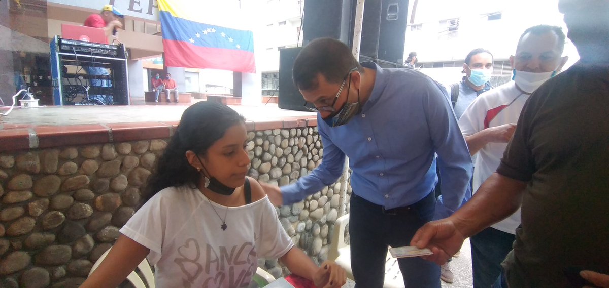BermudezJoseA's tweet photo. Cumpliendo el derecho a ejercer mi voto de forma libre y democrática, así como todos los pasos que validan nuestro compromiso con la Patria y el #Tachira 
¡Vamos a la Calle tachirenses!
@FreddyBernal 
#AmemosAlTachira https://t.co/MTCG4Cw8XO
